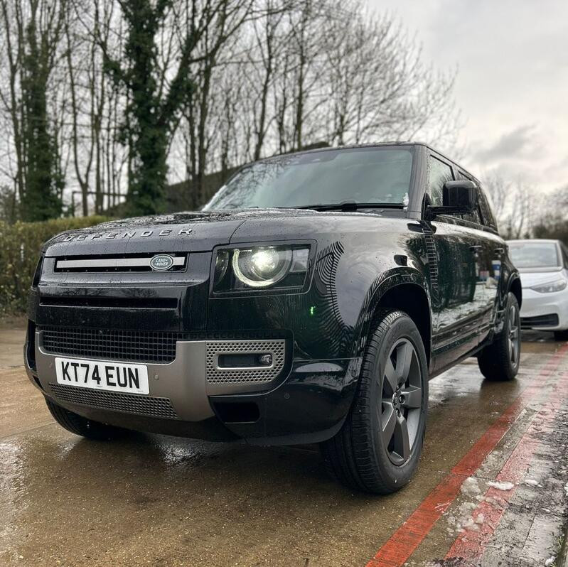 LAND ROVER DEFENDER 110